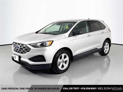 Used 2019 Ford Edge SE image 1