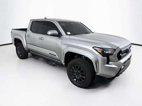 Used 2025 Toyota Tacoma SR5 RWD image 6