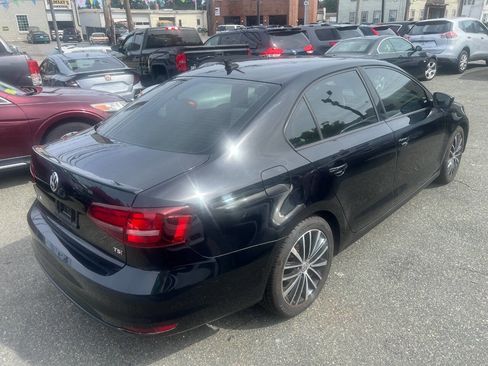 Used 2016 Volkswagen Jetta Sport image 6