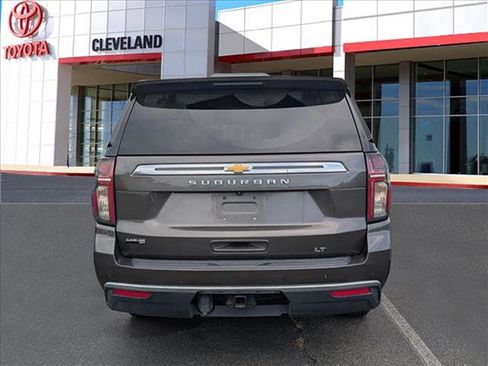 Used 2021 Chevrolet Suburban LT RWD image 5