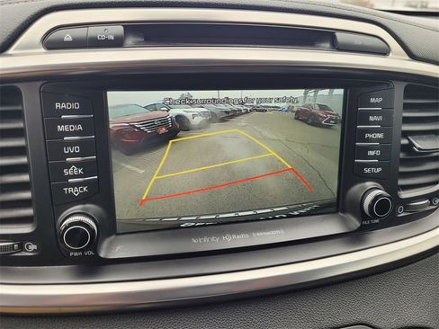 Used 2018 Kia Sorento SX image 20