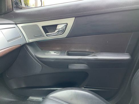 Used 2013 Jaguar XF 3.0 image 30
