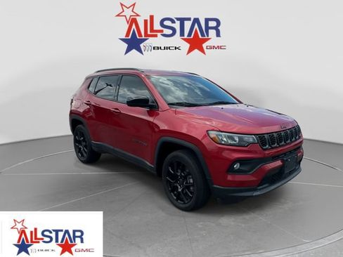 Used 2025 Jeep Compass Latitude w/ Altitude Special Edition AWD/4WD image 1