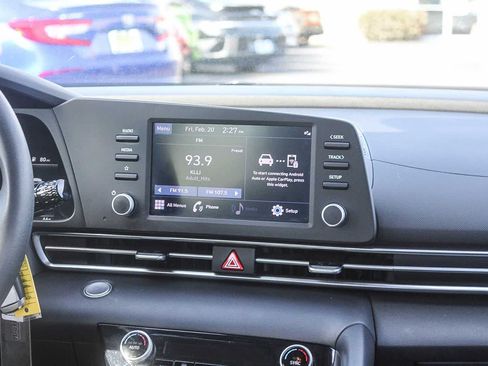 Used 2023 Hyundai Elantra SEL FWD image 18