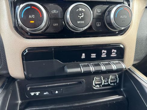 Used 2019 RAM 1500 Laramie AWD/4WD image 21