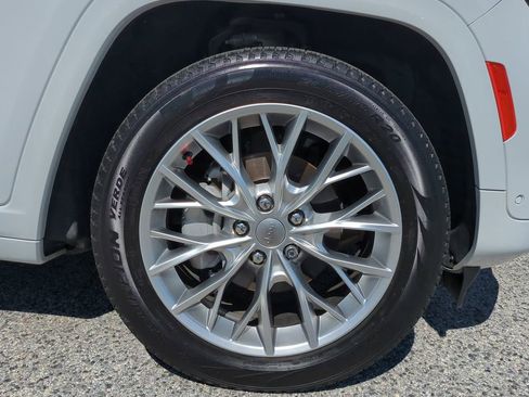 Used 2022 Jeep Grand Cherokee Summit w/ Adv Protech Group IV image 10