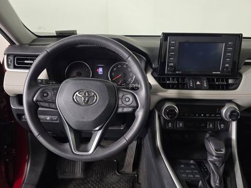 Used 2020 Toyota RAV4 XLE Premium AWD/4WD image 9