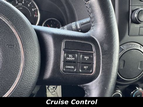 Used 2016 Jeep Wrangler Unlimited Sport w/ Connectivity Group image 8