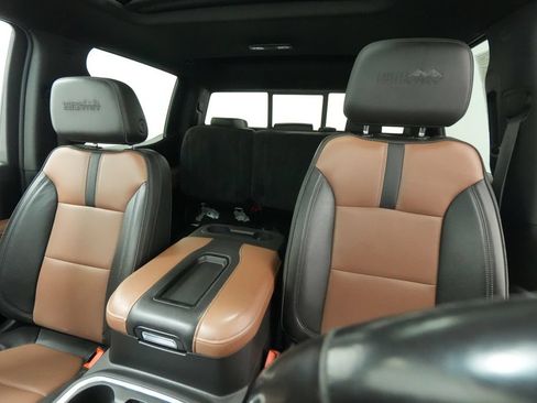 Used 2021 Chevrolet Silverado 1500 High Country w/ LPO, Dark Essentials Package AWD/4WD image 16