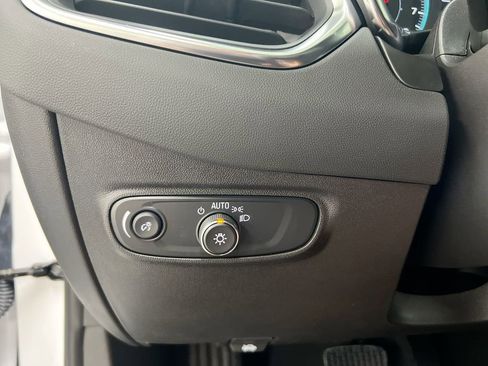 Used 2024 Chevrolet Equinox LS image 17