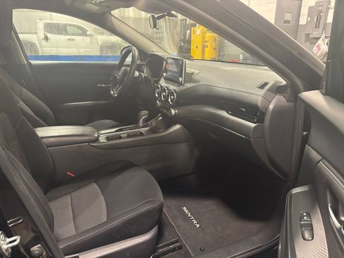 Used 2024 Nissan Sentra SV image 24