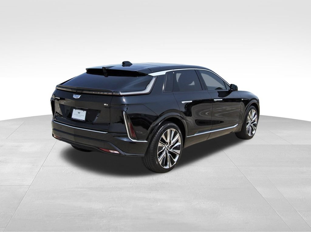 New 2027 Cadillac Lyriq Signature Luxury w/ Nappa Leather Package AWD/4WD image 4