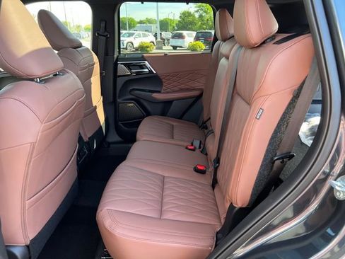 New 2026 Mitsubishi Outlander SEL image 28