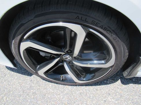 Used 2022 Honda Accord Sport image 11