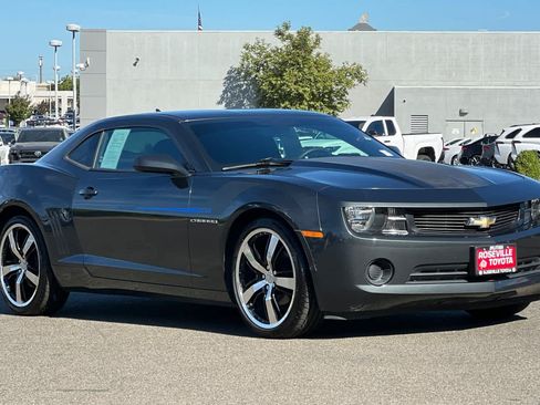 Used 2013 Chevrolet Camaro LS RWD image 5