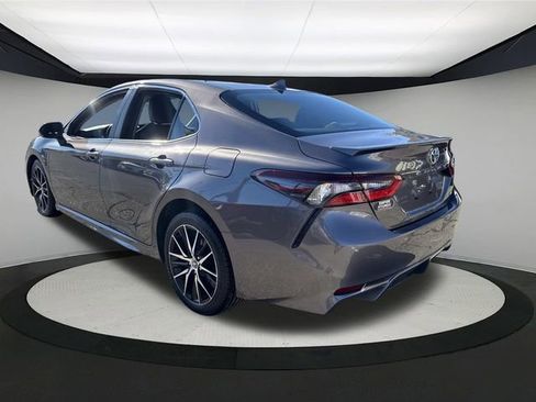 Used 2024 Toyota Camry SE image 8
