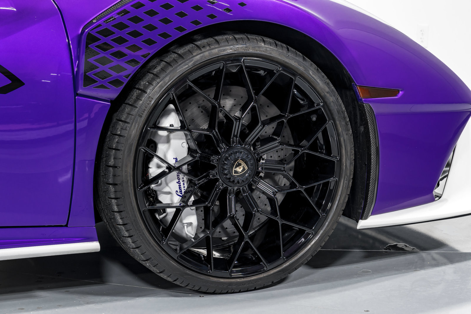Used 2023 Lamborghini Huracan STO RWD image 49