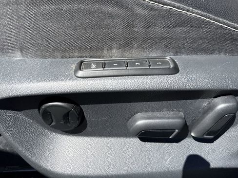 Used 2022 Volkswagen Tiguan SEL R-Line image 13