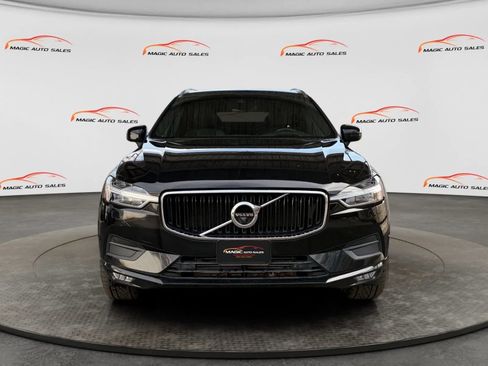 Used 2019 Volvo XC60 T5 Momentum w/ Multimedia Package image 3