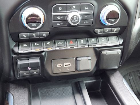 Used 2019 GMC Sierra 1500 Denali w/ Denali Ultimate Package image 19