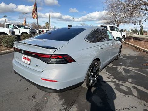 Used 2023 Honda Accord Sport image 4