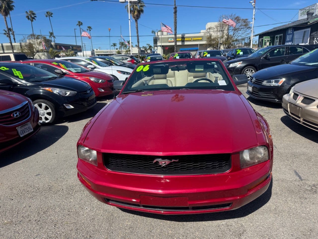 Used 2006 Ford Mustang Convertible RWD image 3