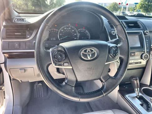 Used 2012 Toyota Camry XLE w/ Leather Pkg FWD image 17