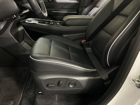 Used 2026 Buick Enclave Sport Touring FWD image 30