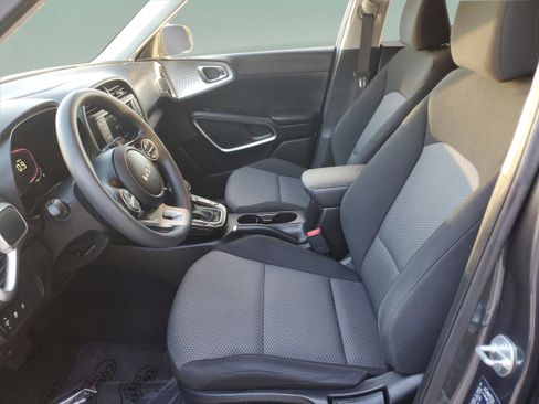 Used 2024 Kia Soul LX w/ Option Group 015 FWD image 15