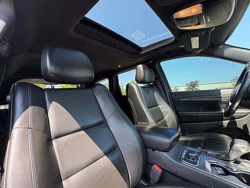 Used 2020 Jeep Grand Cherokee Limited image 23