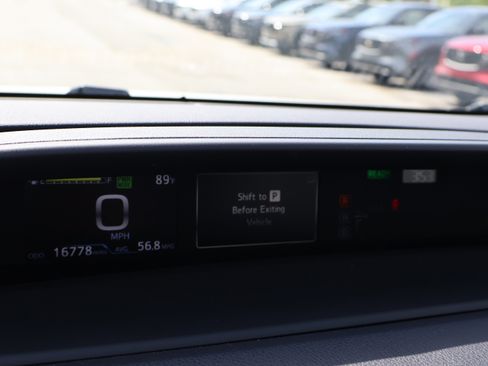 Used 2021 Toyota Prius L Eco FWD image 28