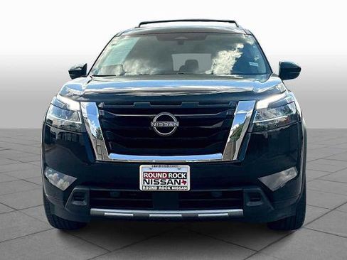 Certified 2023 Nissan Pathfinder SL image 3