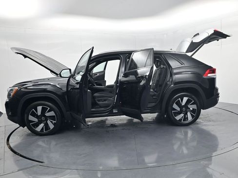 Used 2024 Volkswagen Atlas Cross Sport SE FWD image 66