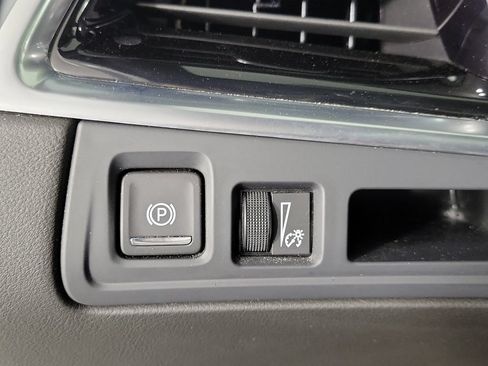 Certified 2024 Cadillac XT6 Luxury w/ LPO, Floor Liner Package FWD image 31