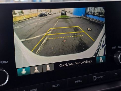 Certified 2025 Honda Pilot Sport image 34