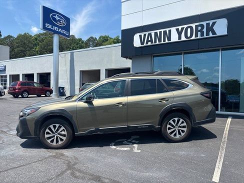 Used 2024 Subaru Outback Premium AWD/4WD image 3
