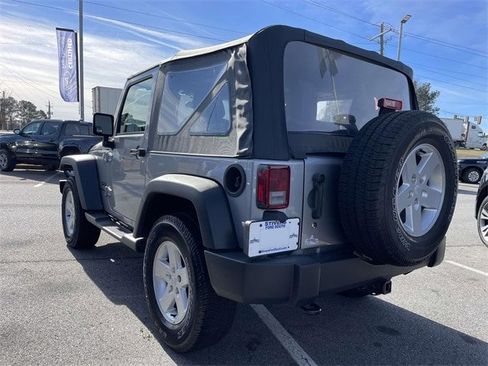 Used 2018 Jeep Wrangler Sport image 29