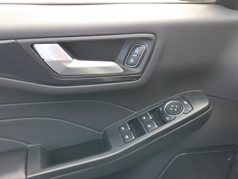 Used 2023 Ford Escape ST-Line w/ Tech Pack #1 AWD/4WD image 7