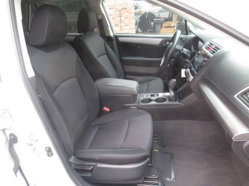 Used 2017 Subaru Outback 2.5i Premium AWD/4WD image 5