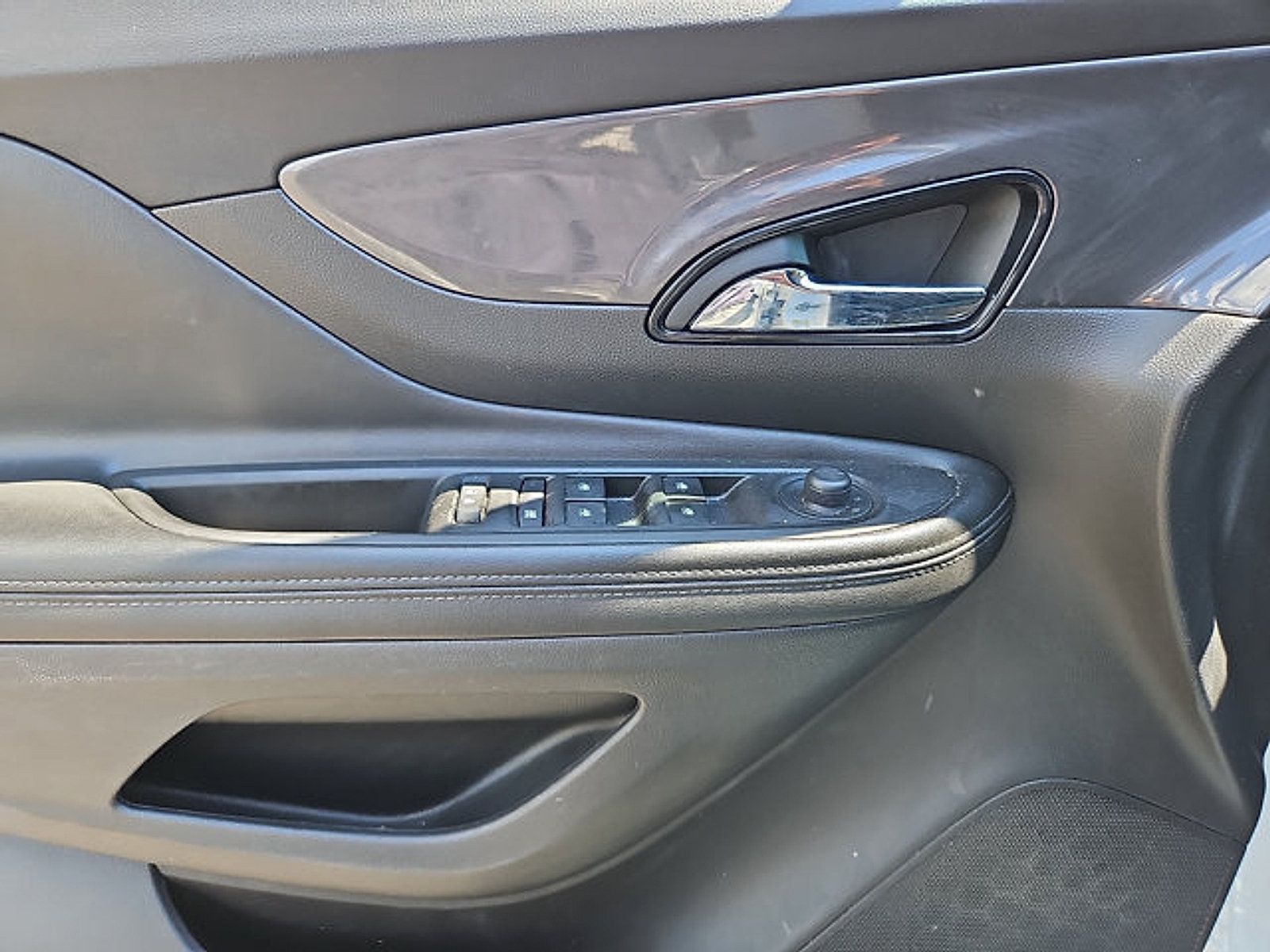 Used 2019 Buick Encore Preferred AWD/4WD image 14