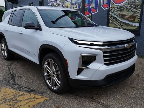 New 2027 Chevrolet Traverse LT w/ Driver Confidence Package AWD/4WD image 35