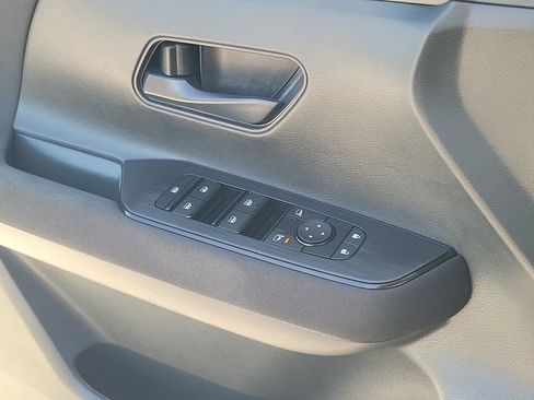 Used 2025 Nissan Kicks S FWD image 19