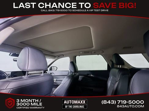 Used 2023 Nissan Pathfinder Platinum w/ Lighting Package (N93) FWD image 13