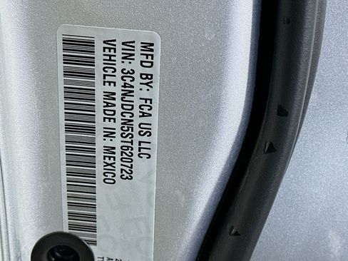 Used 2025 Jeep Compass Limited AWD/4WD image 12