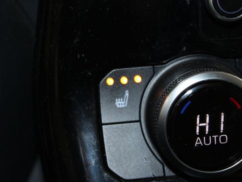 Used 2022 Toyota Highlander XLE image 30