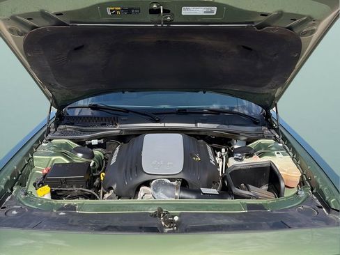 Used 2018 Dodge Challenger R/T w/ Driver Convenience Group RWD image 9