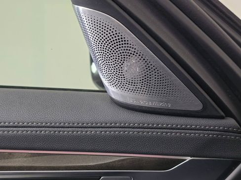 Used 2016 BMW 750i xDrive image 12