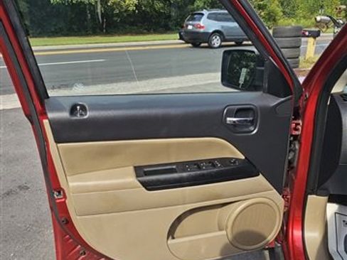 Used 2014 Jeep Patriot High Altitude image 8