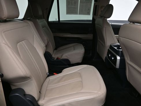 Used 2024 Ford Expedition Max Limited image 19