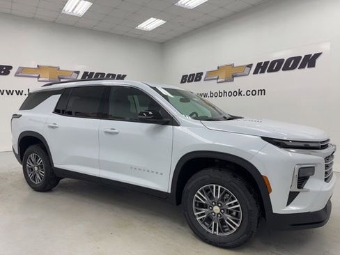 New 2026 Chevrolet Traverse LT w/ LPO, Floor Liner Package AWD/4WD image 3